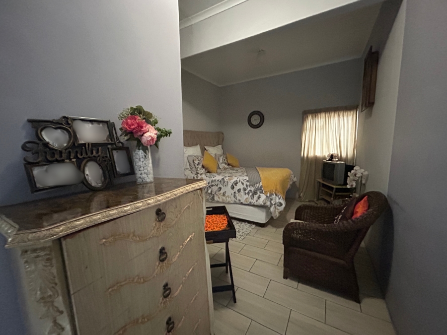 5 Bedroom Property for Sale in Beacon Bay Eastern Cape